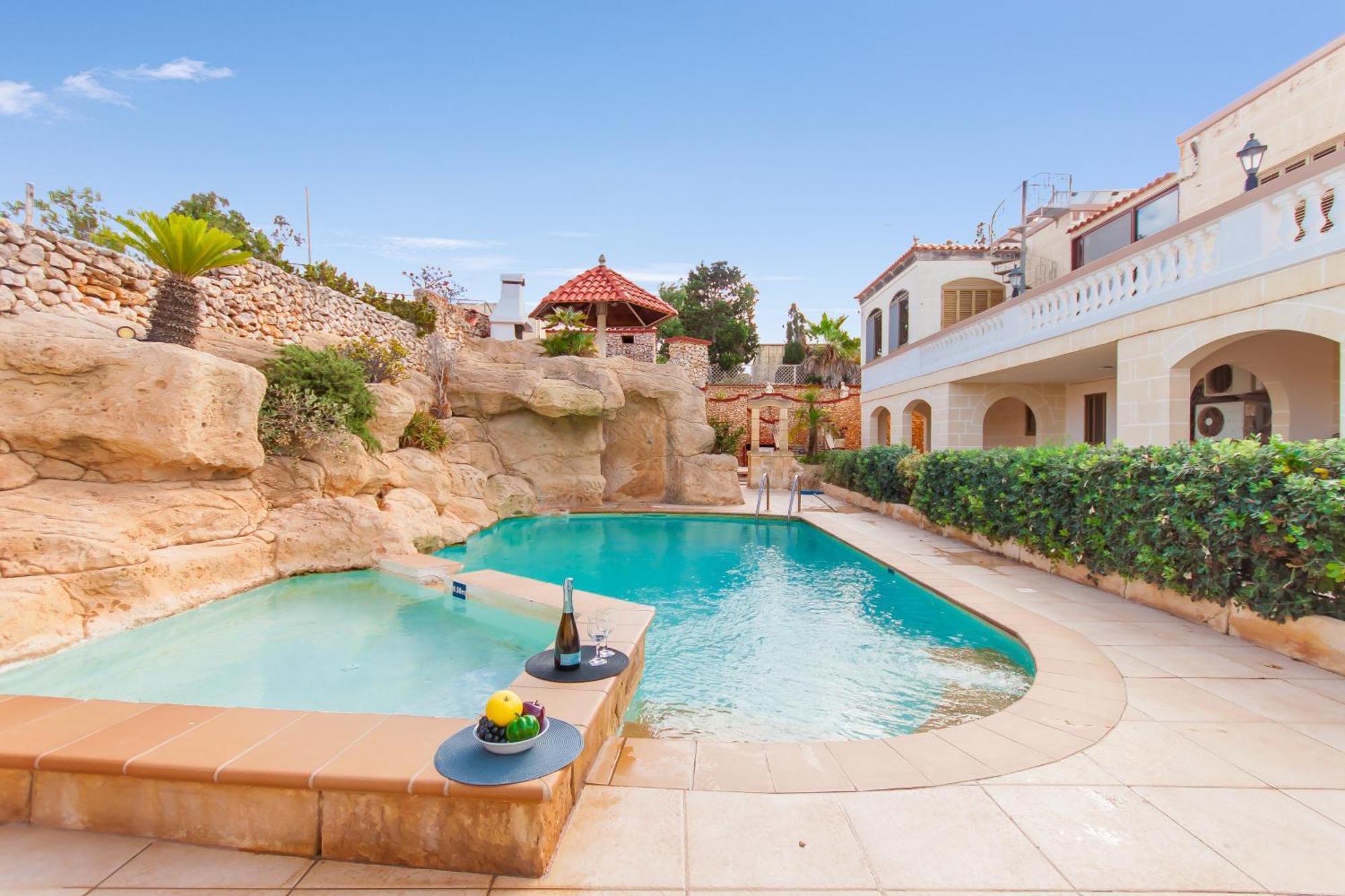 Villa & Pool Apartments In Mellieha Bay Экстерьер фото