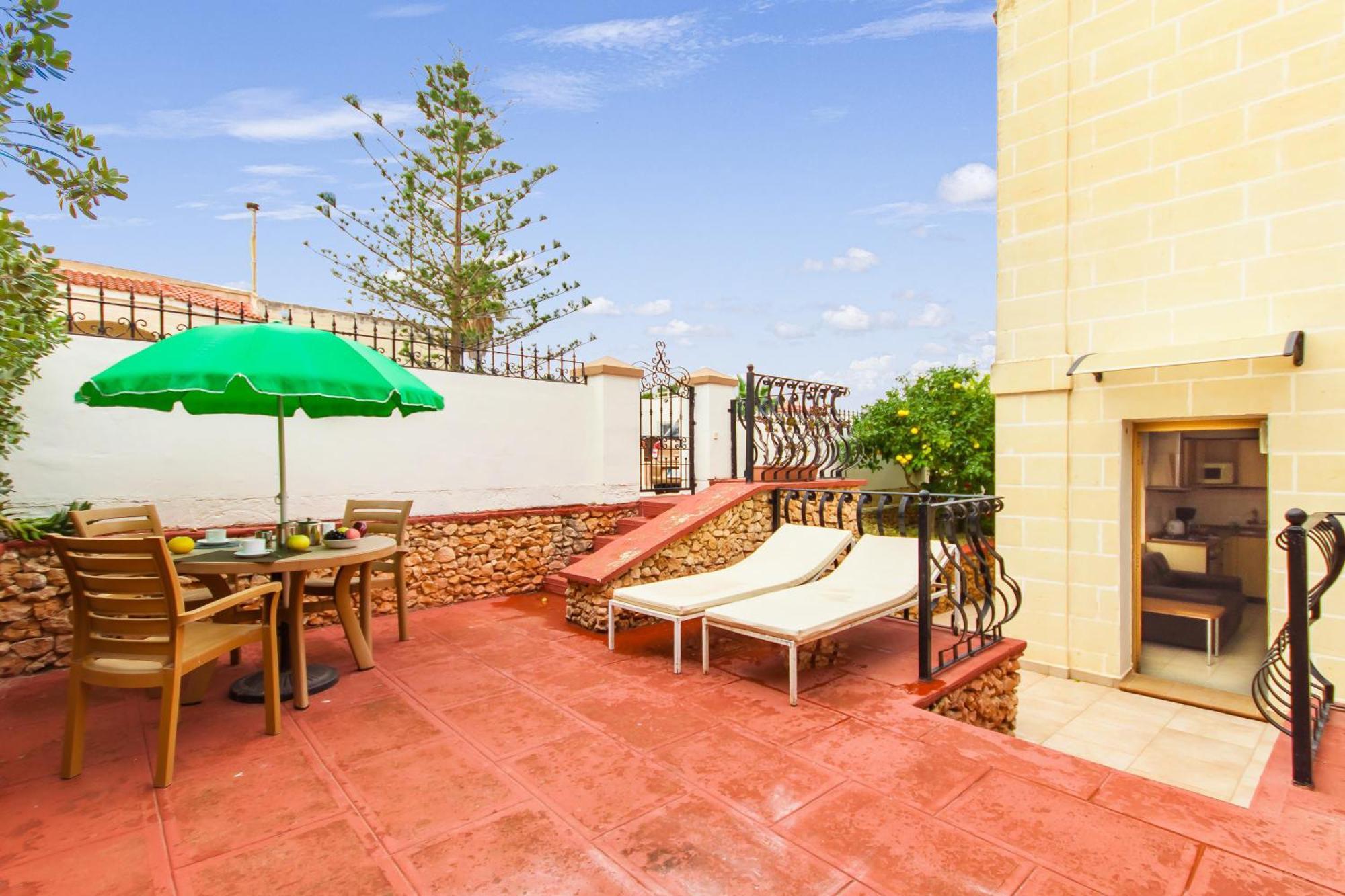 Villa & Pool Apartments In Mellieha Bay Экстерьер фото