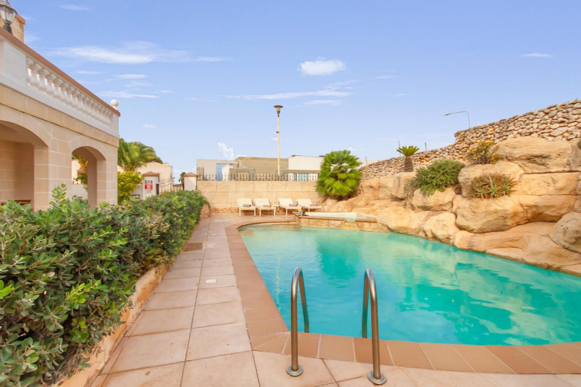 Villa & Pool Apartments In Mellieha Bay Экстерьер фото