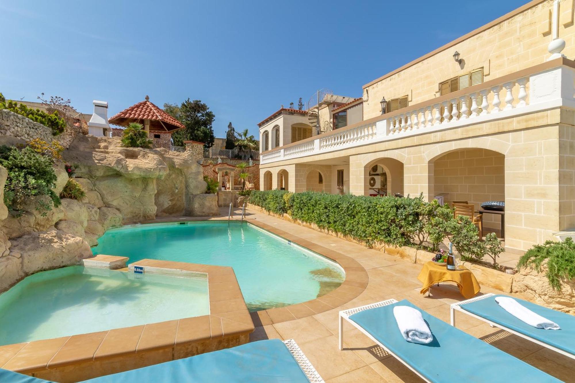 Villa & Pool Apartments In Mellieha Bay Экстерьер фото