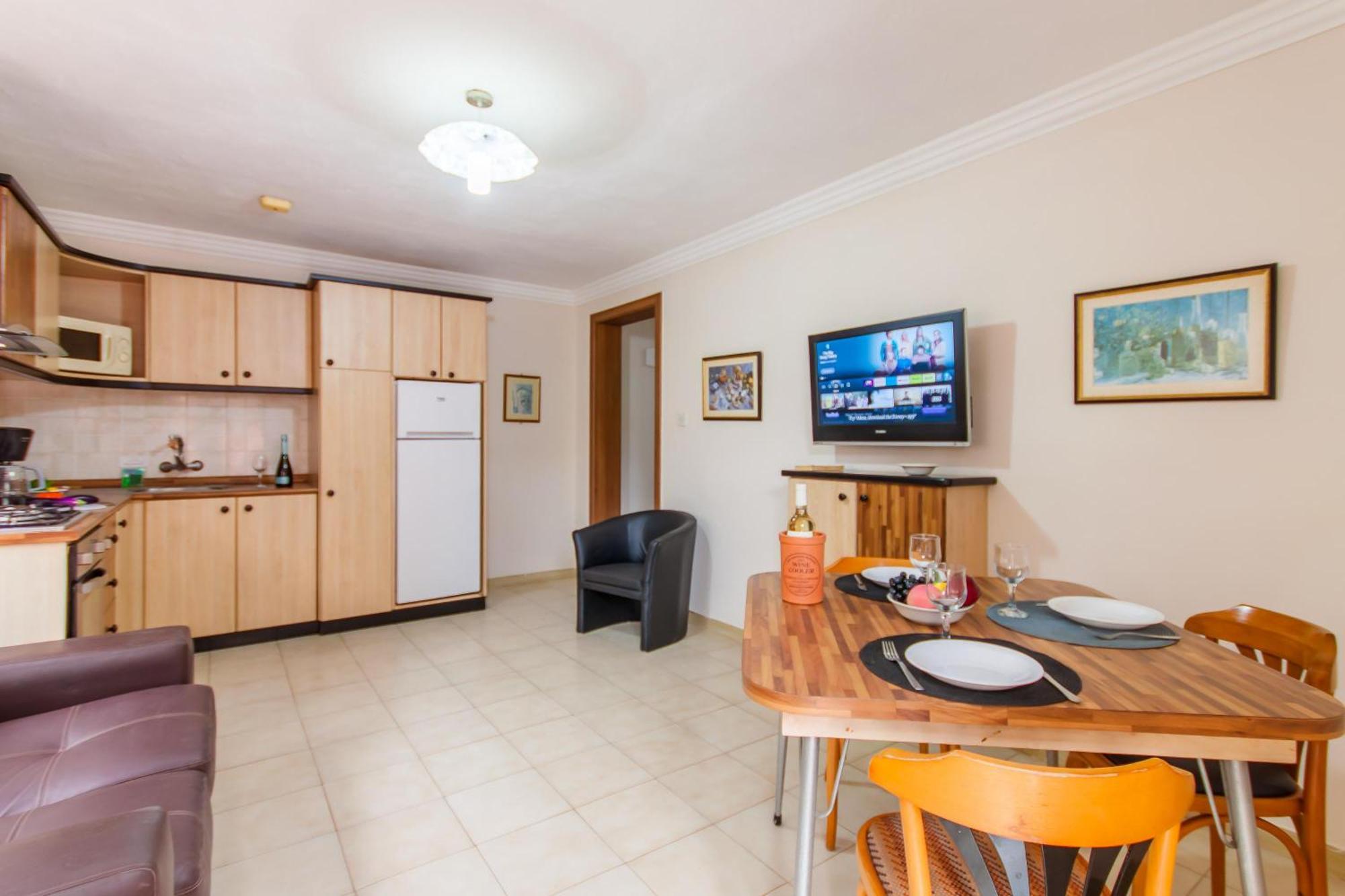 Villa & Pool Apartments In Mellieha Bay Экстерьер фото