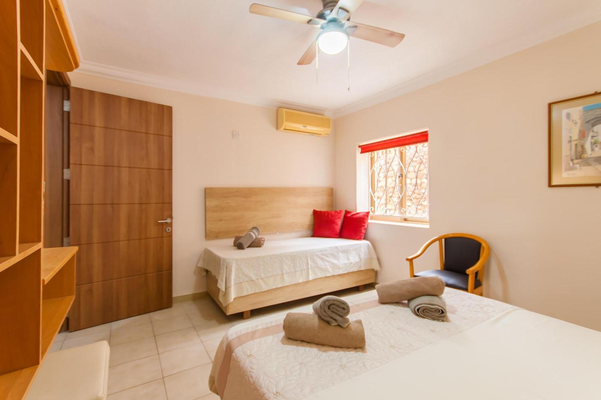 Villa & Pool Apartments In Mellieha Bay Экстерьер фото