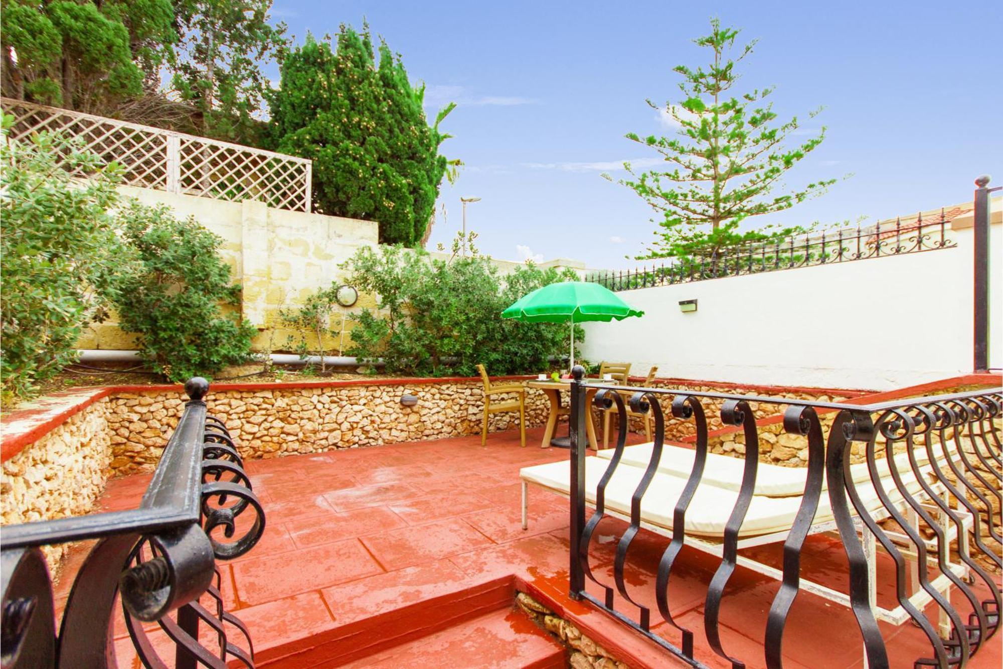 Villa & Pool Apartments In Mellieha Bay Экстерьер фото