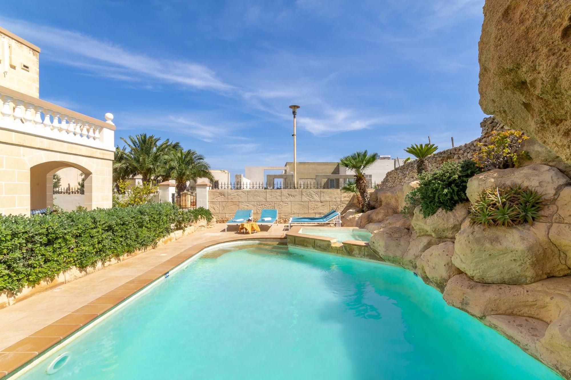 Villa & Pool Apartments In Mellieha Bay Экстерьер фото