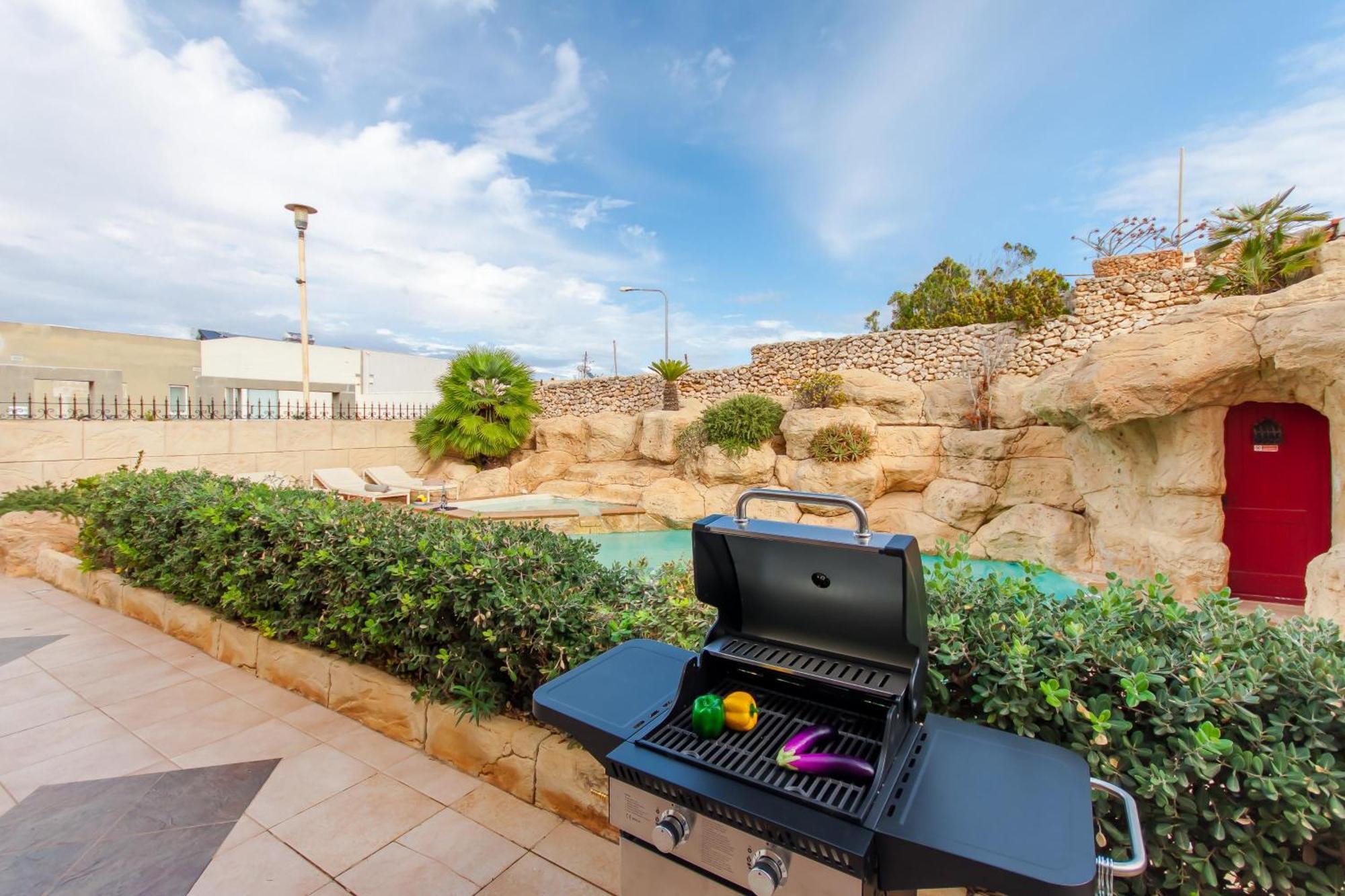 Villa & Pool Apartments In Mellieha Bay Экстерьер фото