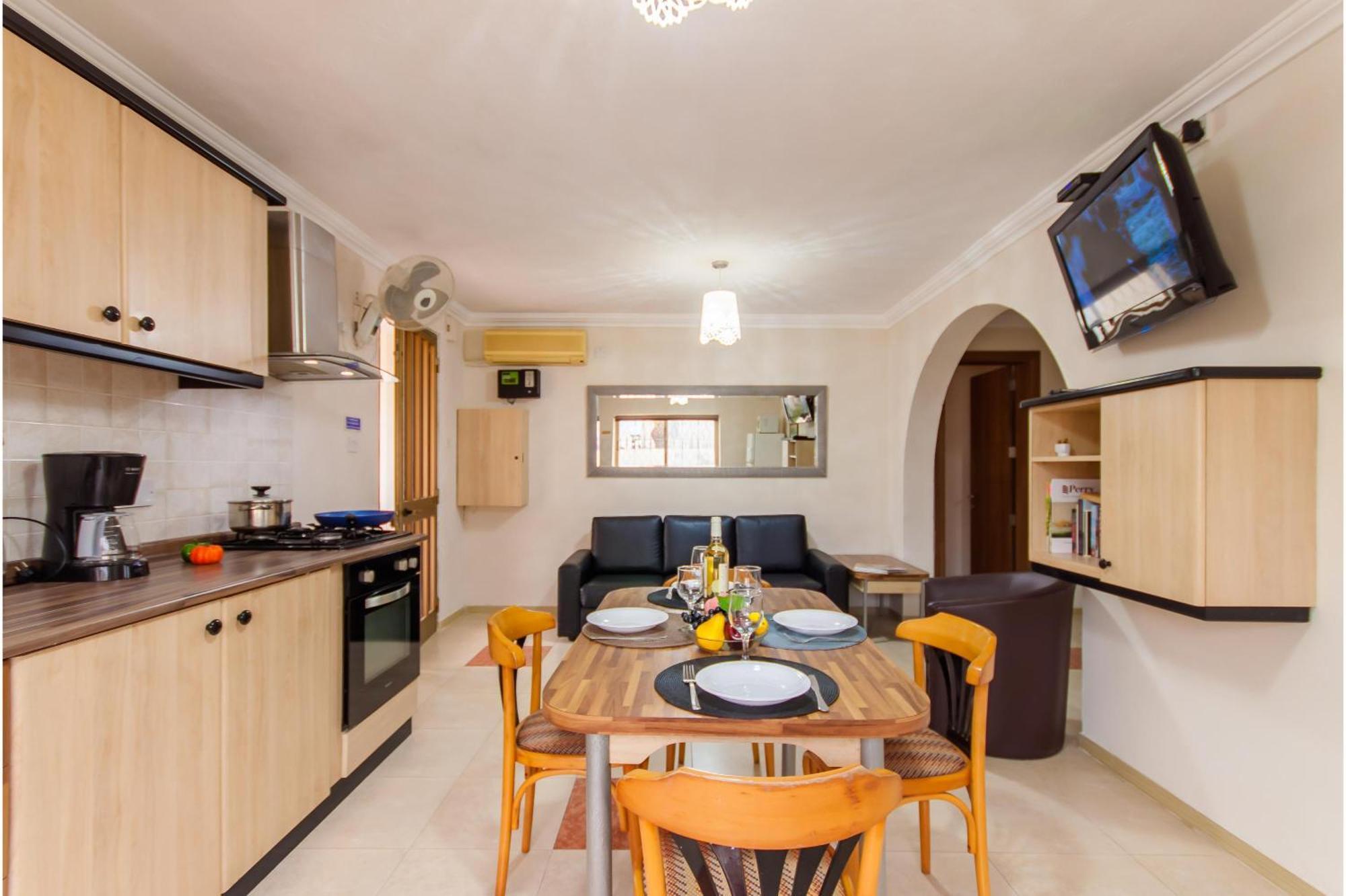 Villa & Pool Apartments In Mellieha Bay Экстерьер фото