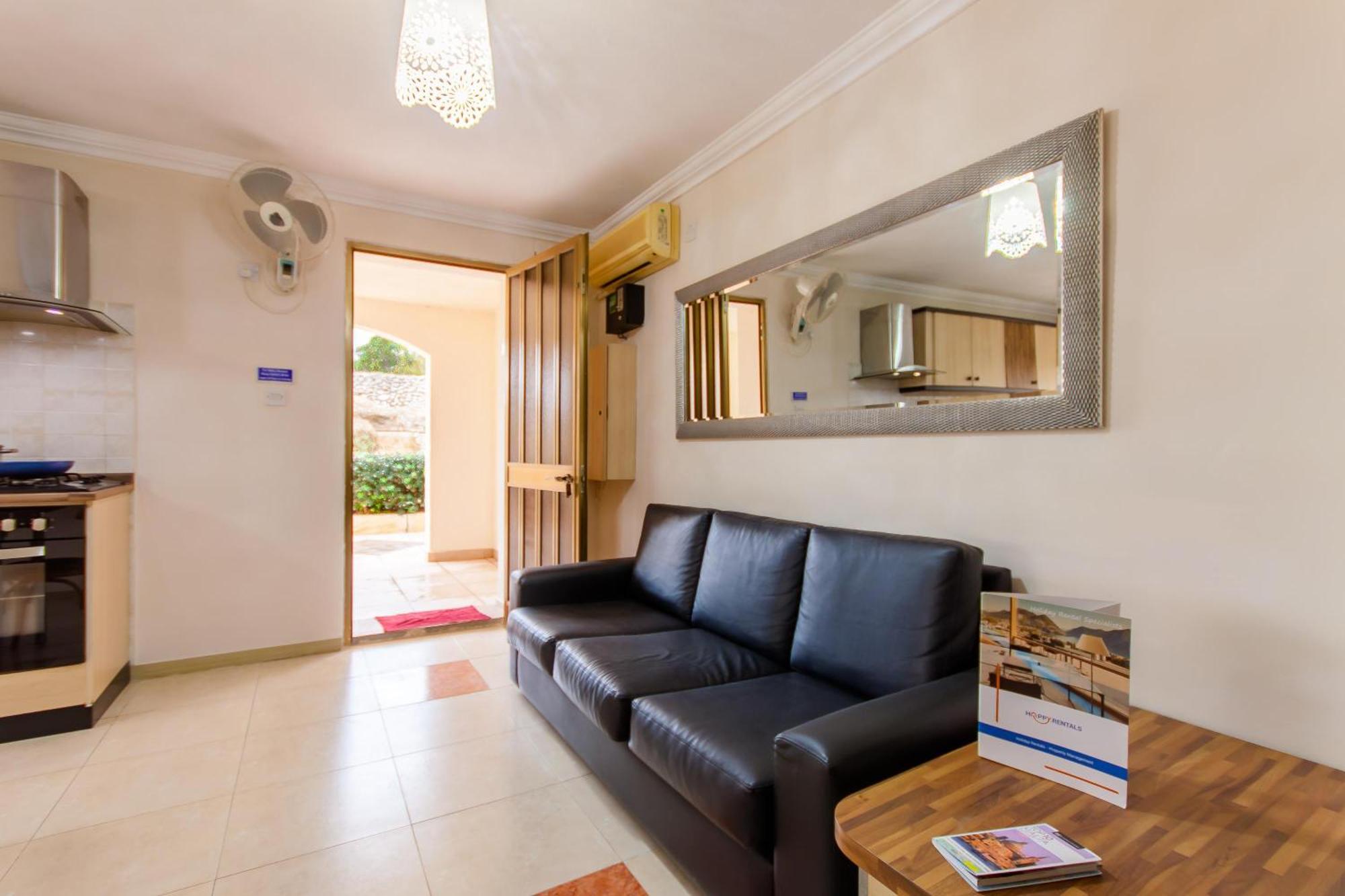 Villa & Pool Apartments In Mellieha Bay Экстерьер фото