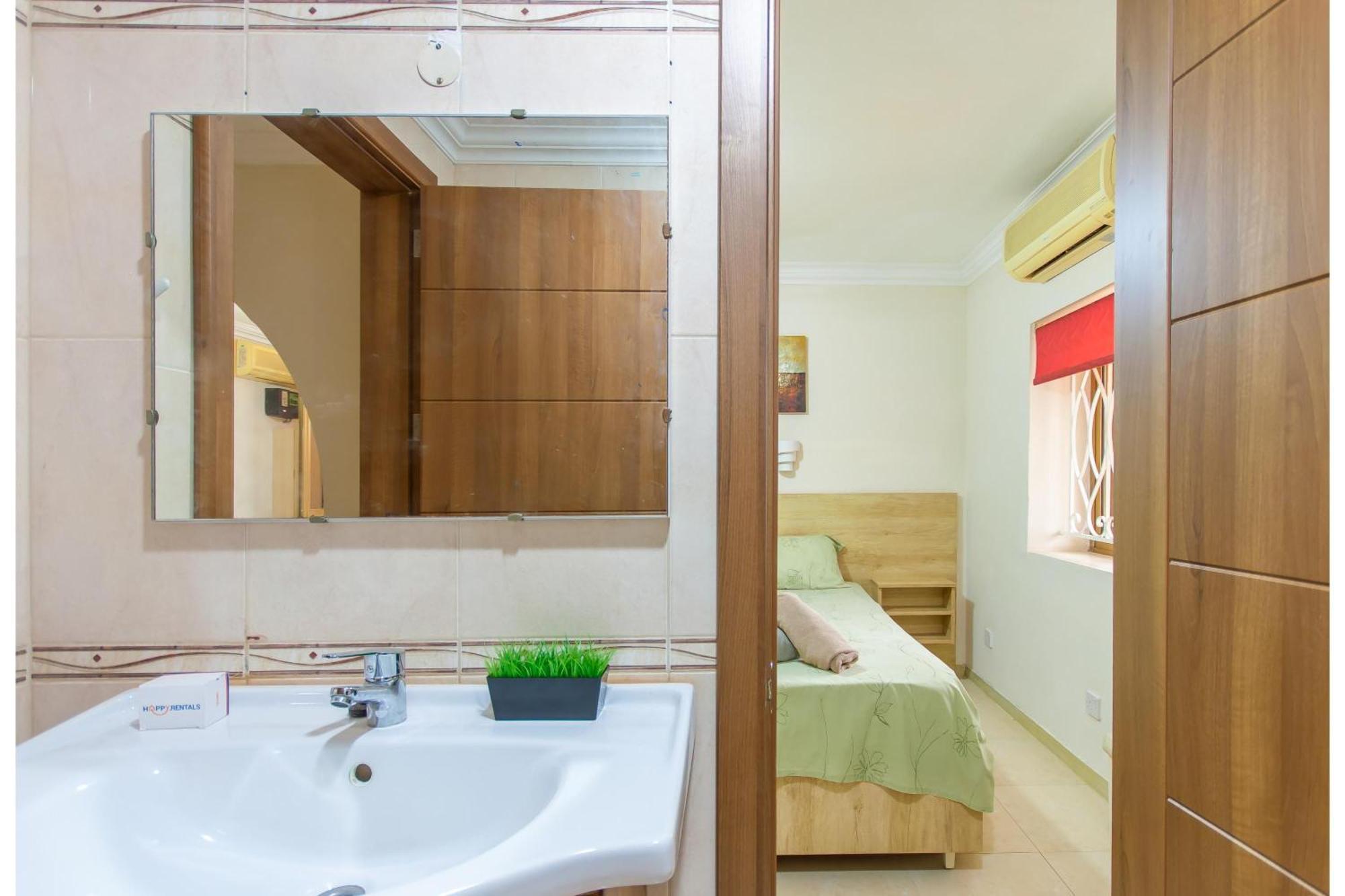 Villa & Pool Apartments In Mellieha Bay Экстерьер фото