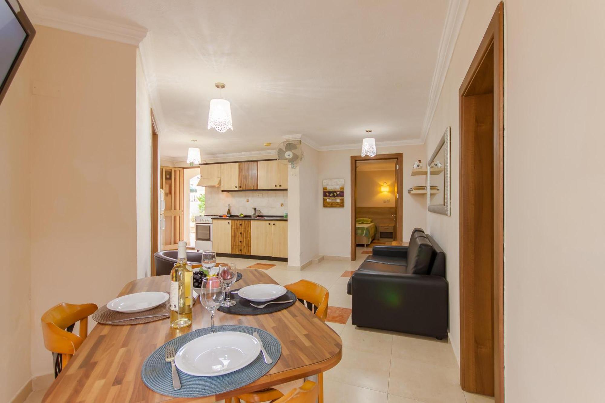 Villa & Pool Apartments In Mellieha Bay Экстерьер фото