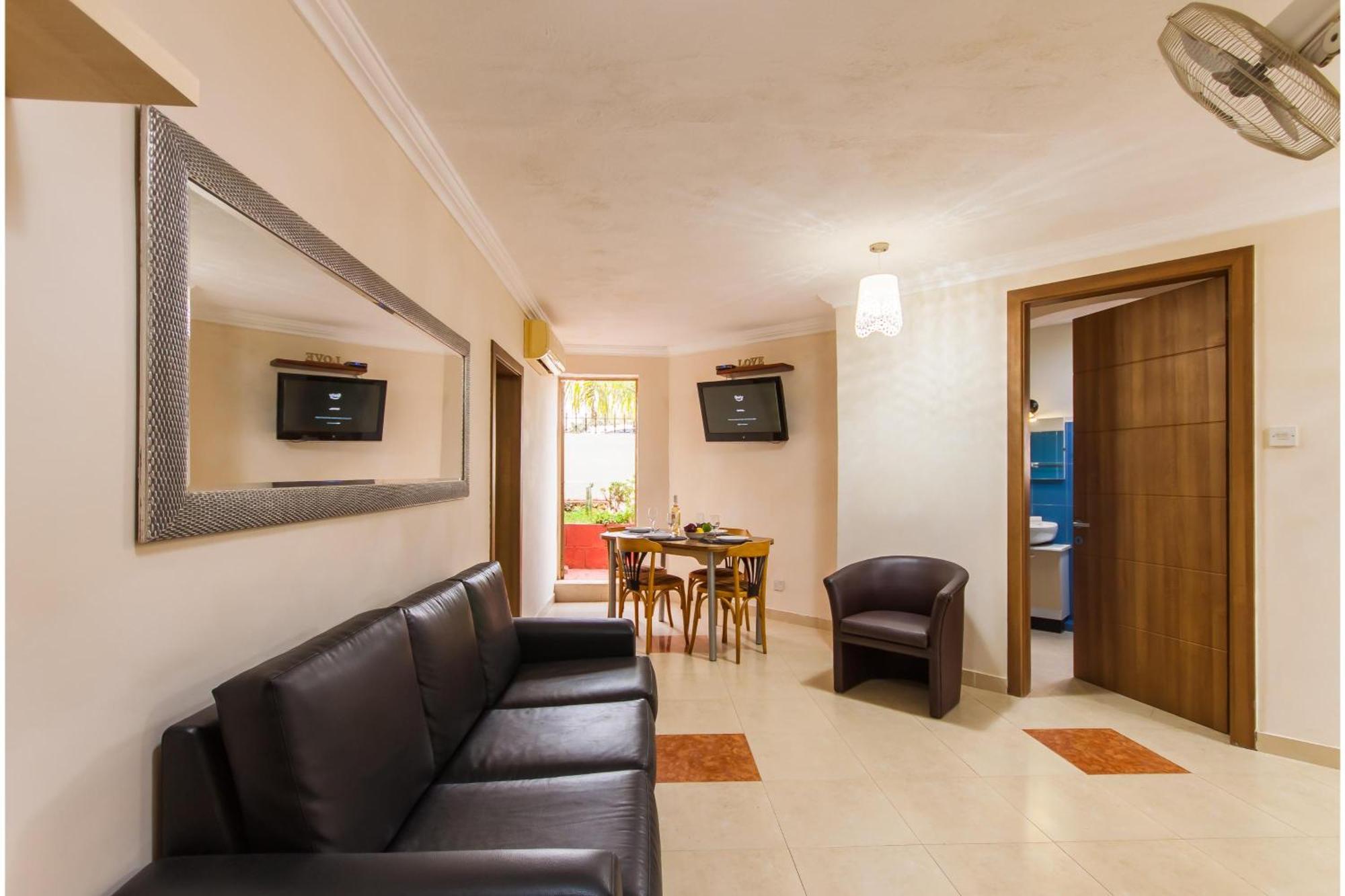 Villa & Pool Apartments In Mellieha Bay Экстерьер фото
